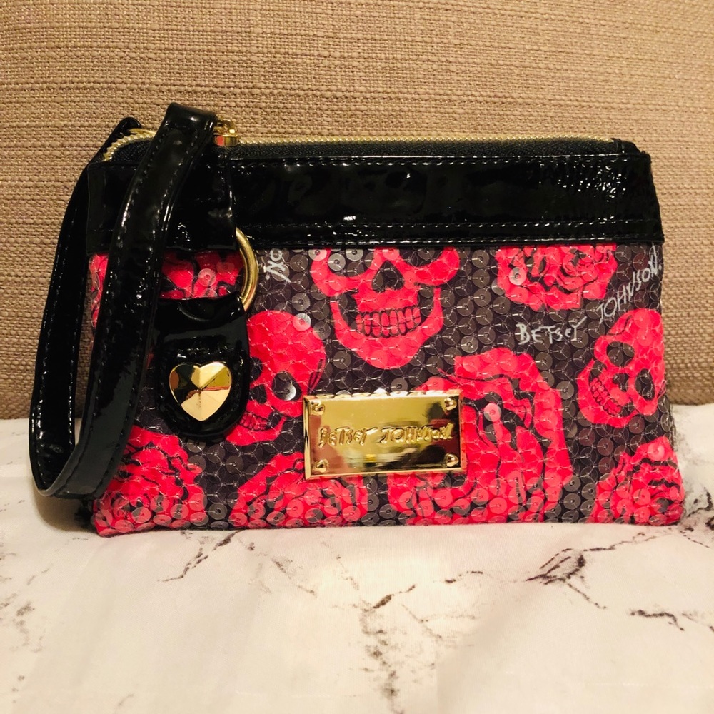 Betsey Johnson wristlet black with pink skulls